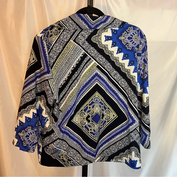 Zenergy by Chico's Scarf Print Zip Front Jacket, size 3 (XL/16) - Picture 8 of 8